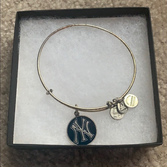 MLB Yankees alex and ani bracelet - Picture 1 of 2